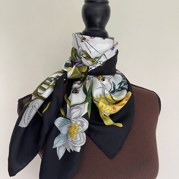Gucci Silk Wrap Logo Flora Infinity Print White Multicolor Unisex Scarf - Picture 15 of 16